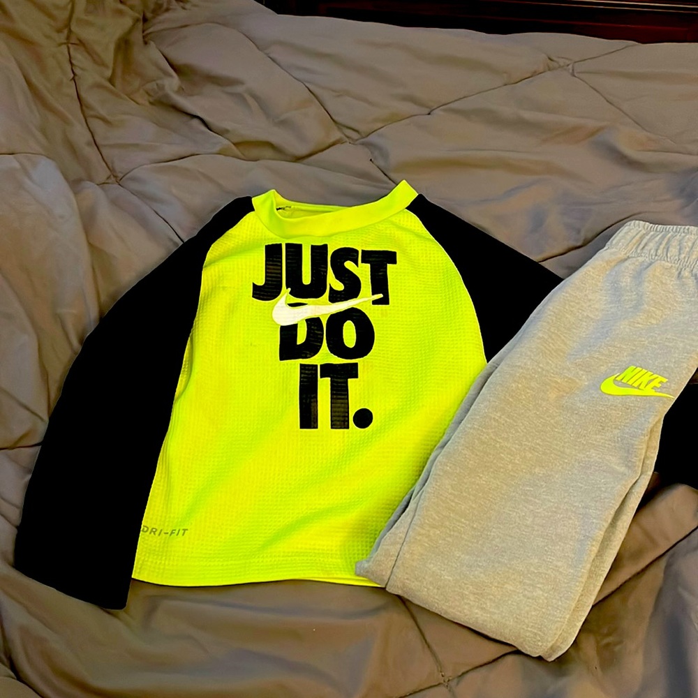 🪲🖤🪲Neon Yellow, Black Grey size 24 month Dri-Fit jogger set